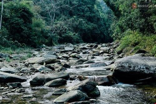 Lạ lùng món bánh đá và cứng như đá ở Hà Giang - ảnh 1