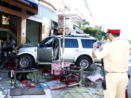 Lái xe ngủ gật tông chết tám người: Ám ảnh suốt đời
