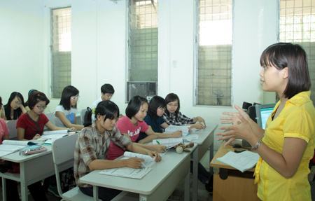 Làm gì để giữ chân giảng viên trẻ?