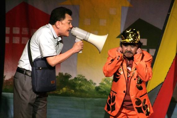 Làm mới sàn kịch