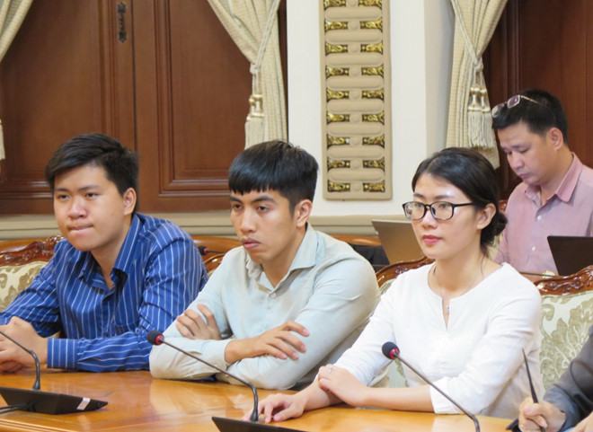 Một số thạc sĩ trong buổi gặp lãnh đạo UBND TP.HCM vào ngày 18.9.2018 sau khi về nước /// Ảnh: Trung Hiếu