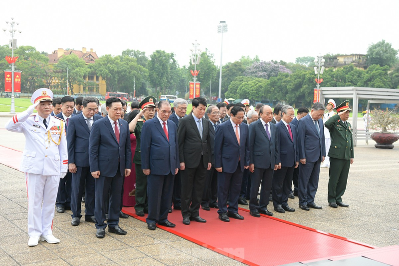 Lãnh đạo Đảng, Nhà nước viếng Chủ tịch Hồ Chí Minh nhân Ngày sinh của Người ảnh 3