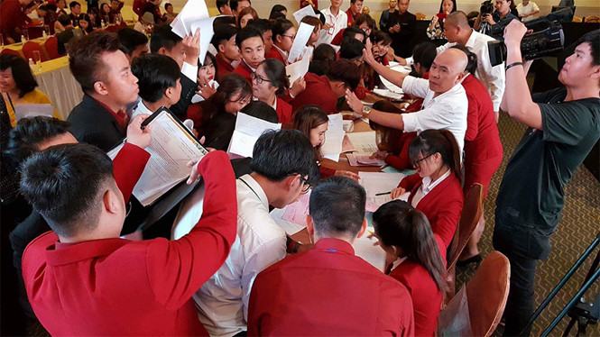 Bất chấp những cảnh báo, Công ty CP Địa ốc Alibaba vẫn tiếp tục mở bán các dự án /// ẢNH: ĐÌNH SƠN