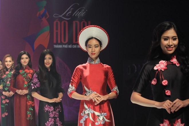 Lễ hội Áo dài: Hội tụ và thăng hoa