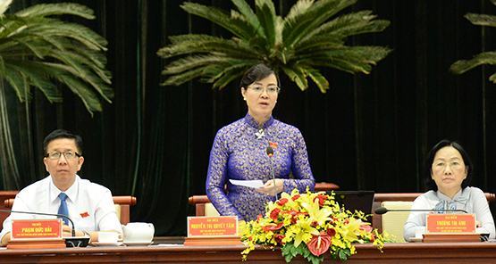 Kỳ họp thứ 6 HĐND TP.HCM khóa IX: Đại biểu trăn trở về thu nhập cho giáo viên