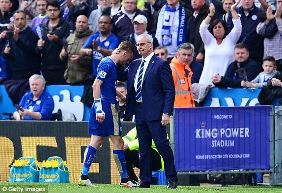 Leicester 2-2 West Ham: Chết hụt vì Vardy