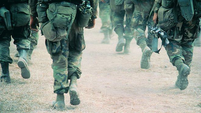 Nhiều binh sĩ chuyển giới lên tiếng ủng hộ việc hủy lệnh cấm người chuyển giới nhập ngũ /// AFP