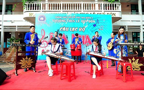 Thay tiếng chuông chuyển tiết bằng âm nhạc