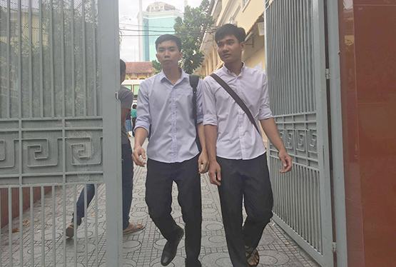 Đề vừa sức, TS rời phòng thi sớm