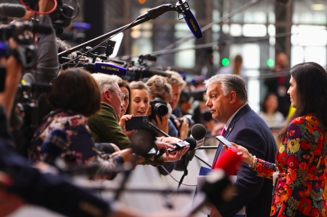 Liên minh châu Âu vượt qua bế tắc, nhất trí cấm vận dầu Nga