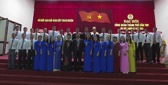 Liên đoàn Lao động Cần Thơ trao 2,23 tỷ đồng học bổng