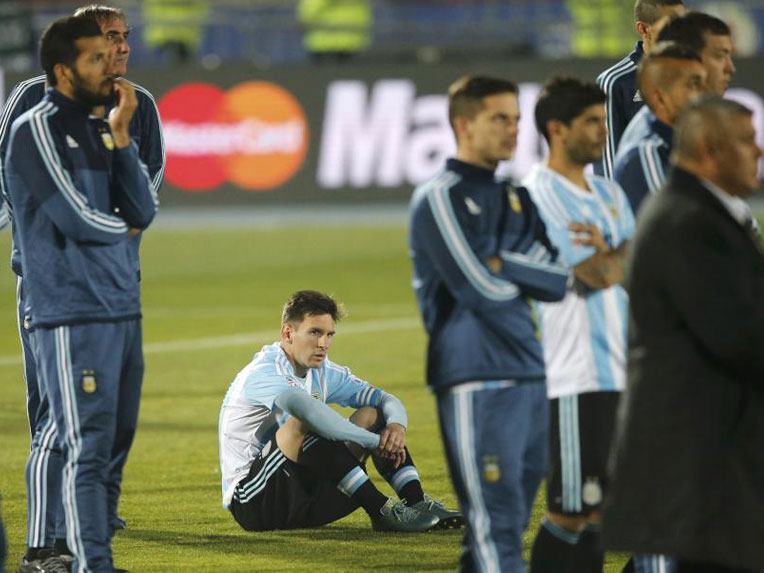 Messi thêm một lần nếm trái đắng cùng đội tuyển Argentina
