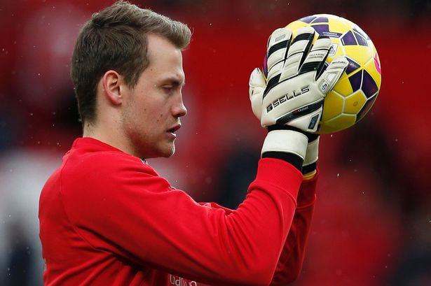 Liverpool trảm thủ môn số 1 VÔ THỜI HẠN