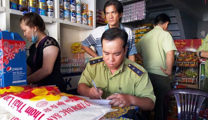 Lộ tẩy gạo thường giả… gạo sạch