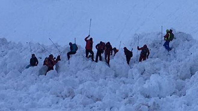 Lở tuyết chôn vùi nhiều người ở Thụy Sĩ
