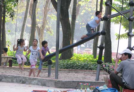 Loay hoay gửi con ngày hè