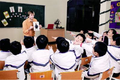 Loay hoay tìm mô hình dạy song ngữ