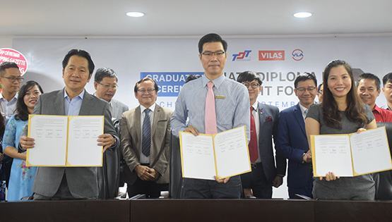 Trao chứng chỉ tiêu chuẩn nhân sự giao nhận vận tải quốc tế