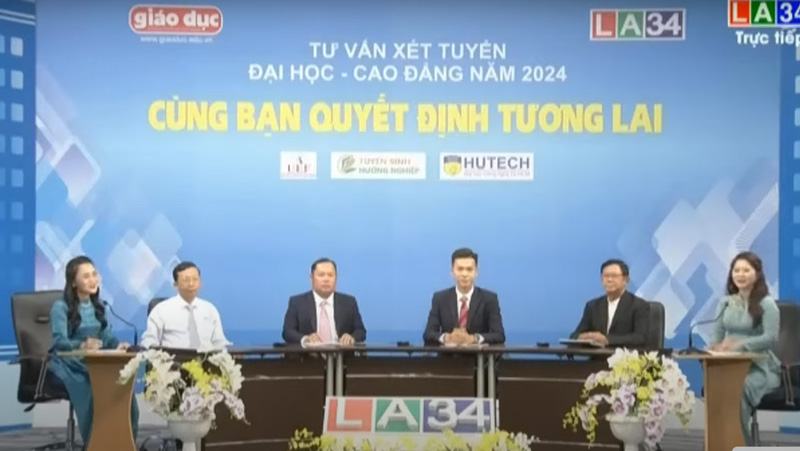 “Cùng bạn quyết định tương lai” diễn ra tại tỉnh Long An: Trúng tuyển đại học không khó