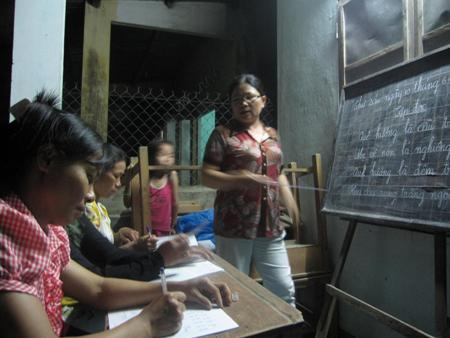 Lớp học đặc biệt bên bãi rác