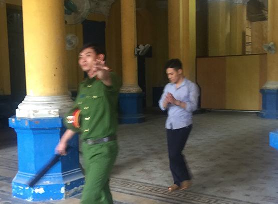 Sử dụng chứng minh giả để lừa đảo