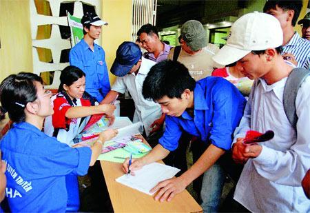 Lực lượng tình nguyện tiếp sức mùa thi năm 2011: Đông nhưng phải mạnh