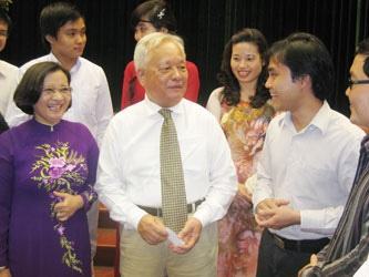 Lương thấp, nghề giáo mất dần vị thế