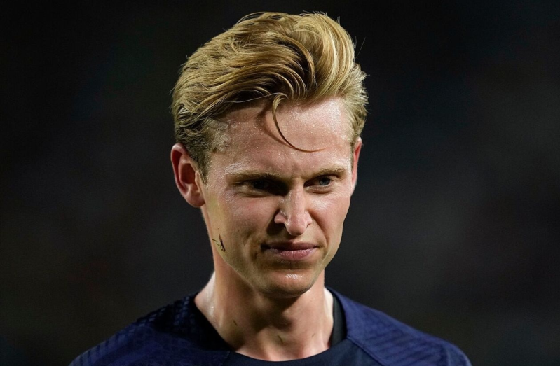 Ly kỳ phi vụ chuyển nhượng Frenkie de Jong