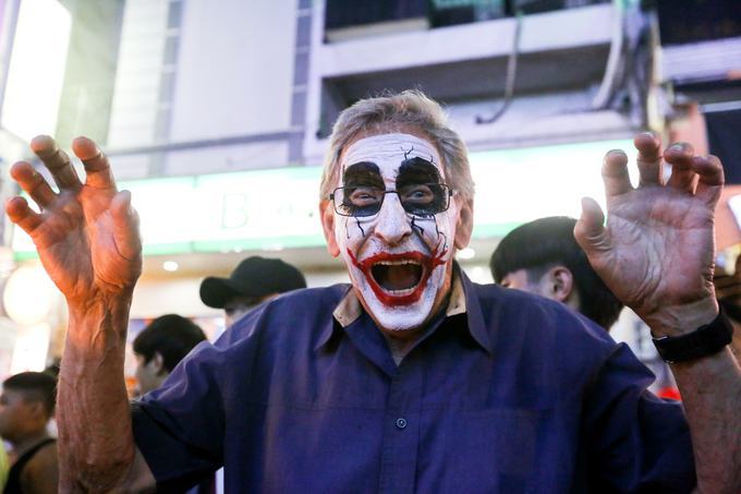 Ma quỷ tràn ngập phố đi bộ Sài Gòn đêm Halloween