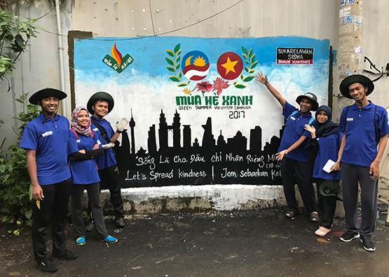 Sinh viên Malaysia tham gia tình nguyện hè 2017