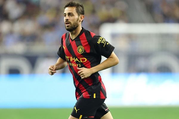 Man City bất ngờ ra giá bán Bernardo Silva