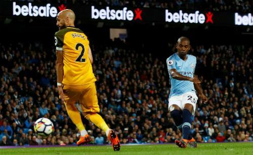 Man City vượt qua Chelsea, lập kỷ lục số điểm tại Ngoại hạng Anh