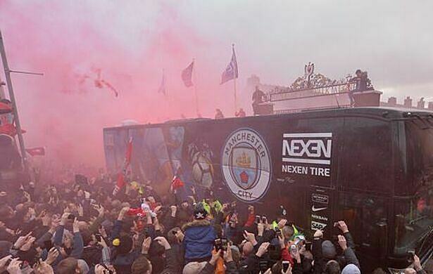 Man City yêu cầu Liverpool bố trí lối đi an toàn đến Anfield