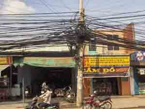 Mạng lưới giao thông tại TP.HCM: Bị “tấn công” từ nhiều phía