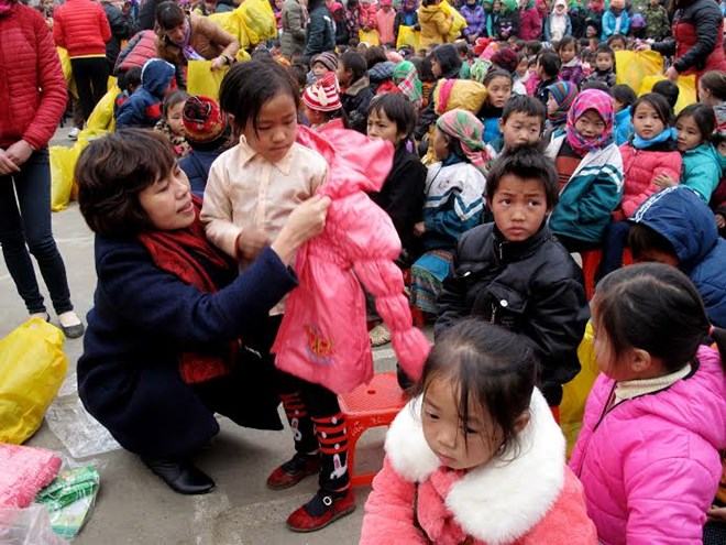 Mang Tết sớm đến với trẻ em nghèo ở Cao nguyên đá