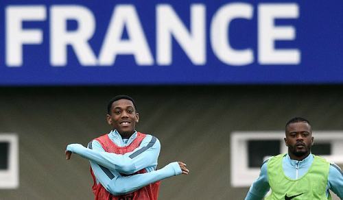 2BEA42D000000578-3219967-image-6631-9850