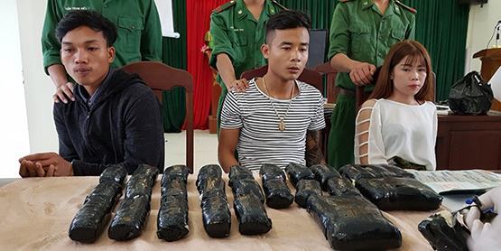 Bắt vụ vận chuyển hơn 65 ngàn viên ma túy qua biên giới