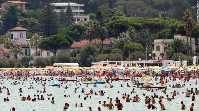 Máy bay Nga gặp nạn ở Thổ Nhĩ Kỳ, toàn bộ 8 người tử vong - Ảnh 3.