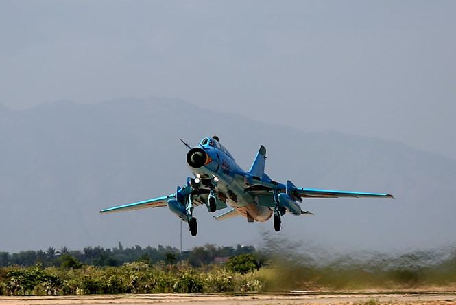 Máy bay Su-22 thuộc biên chế trung đoàn 937 (sư đoàn 370, Quân chủng PKKQ) cất cánh tại sân bay quân sự Phan Rang /// Ảnh: Mai Thanh Hải