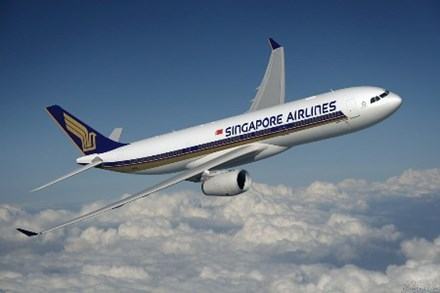 Máy bay Singapore chở 194 người hỏng hai động cơ giữa trời