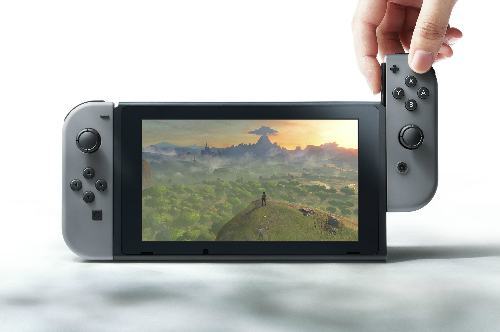 Máy chơi game biến hình của Nintendo có giá gần 7 triệu đồng