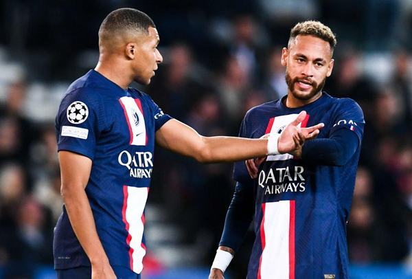 Mbappe bất mãn vì PSG không chịu bán… Neymar