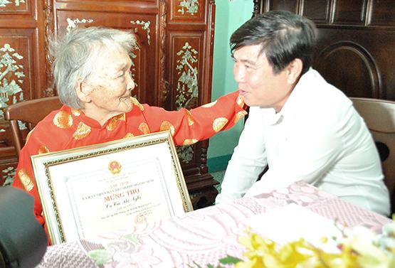 Chủ tịch UBND TP Nguyễn Thành Phong: “Có ngày hôm nay là nhờ công lao to lớn của các mẹ”