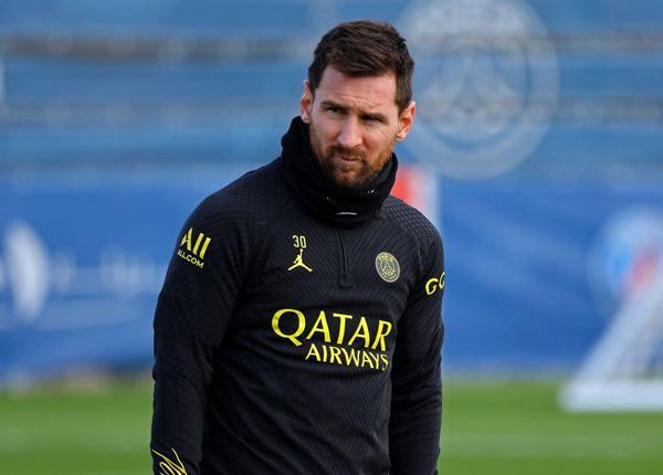 Messi được chào mức lương khủng hơn Ronaldo