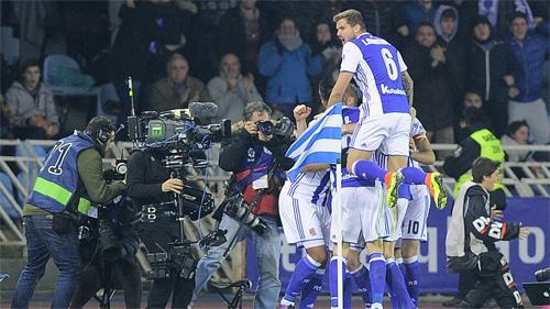 messi-giai-cuu-barca-nhung-van-kem-sau-diem-so-voi-real-1