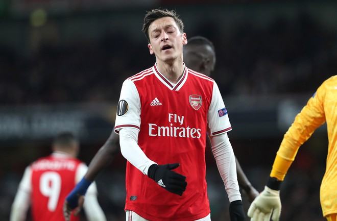 Mesut Ozil tố cáo CLB Arsenal lừa dối và đánh mất lòng tin với cầu thủ