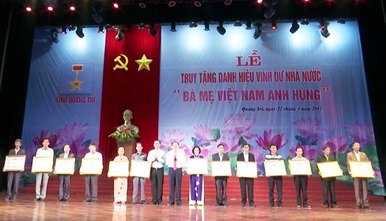 Trao và truy tặng danh hiệu Mẹ VNAH cho 283 mẹ