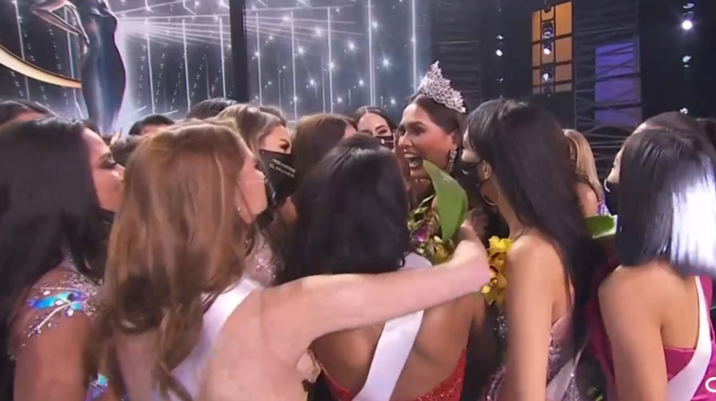 Miss Universe và những khoảnh khắc gây sốt mạng xã hội - ảnh 9