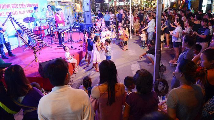 Mở rộng phố đi bộ Bùi Viện