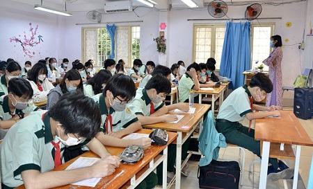 TP.HCM: Gần 90% học sinh trung học trở lại trường trong ngày đầu tiên